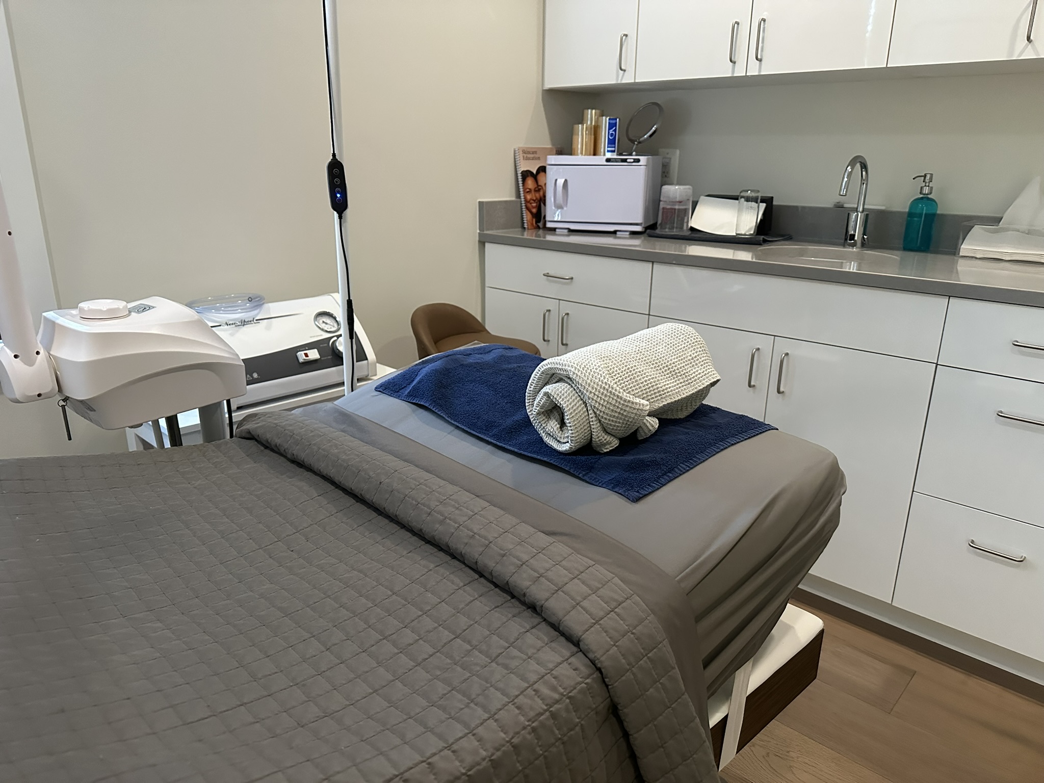 Facial treatment room
